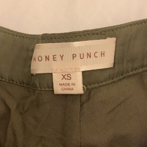 Satin wide leg cargos (LuLu’s) - Picture 6 of 7